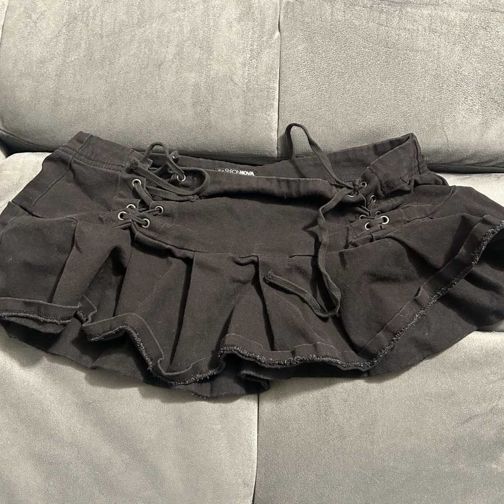 Fashion Nova Black Lace-Up Ruffle Skorts